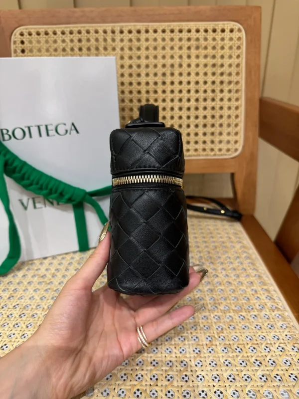 Intrecciato編織皮革化妝包可拆卸背帶：圖片 5