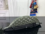Louis Vuitton Discovery 腰包 | Olive綠色Monogram Shadow壓花小牛皮：圖片 5