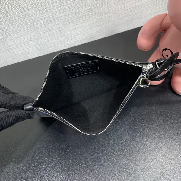 LV x TM CarryAll Vibe MM 小羊皮包包 - 黑色 Monogram 復刻版：圖片 5