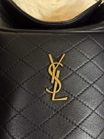 CASSANDRE絎縫小羊皮水桶包：圖片 7