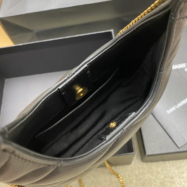 菱形絎縫小羊皮HOBO手袋 | CASSANDRE裝飾：圖片 8