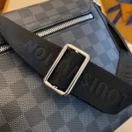 Louis Vuitton District PM 郵差包 - Damier Graphite 經典重塑：圖片 8