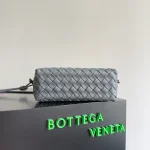 BottegaVenetaIntrecciato編織閃電灰小號斜挎包：圖片 4