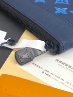 Louis Vuitton Pochette To-Go 隨身包 | 小牛皮Monogram印花 | 可拆式腕帶設計：圖片 10