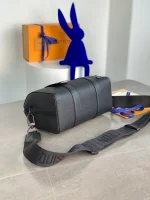 路易威登City Keepall黑色Aerogram粒面小牛皮手提包：圖片 4