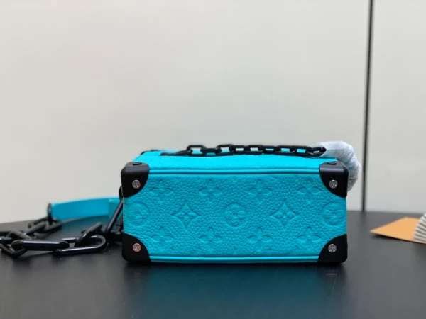 路易威登Mini Soft Trunk Turquoise色Monogram壓花牛皮斜挎包：圖片 6