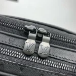 Alpha 可穿戴式錢包 - Monogram Shadow 皮革款：圖片 8