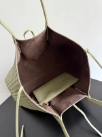BottegaVenetaIntrecciato編織淡褐色/抹茶色雙面托特手袋：圖片 10