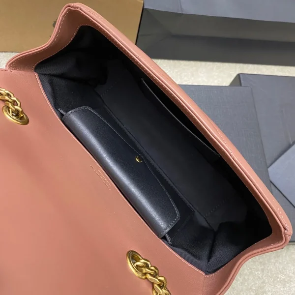 菱格紋絎縫小羊皮信封包：圖片 9