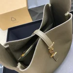 LE 5 À 7 經典柔軟款式手袋 | 義大利精製小牛皮：圖片 8
