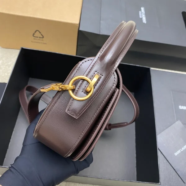 半月形拋光小牛皮肩背袋：圖片 4