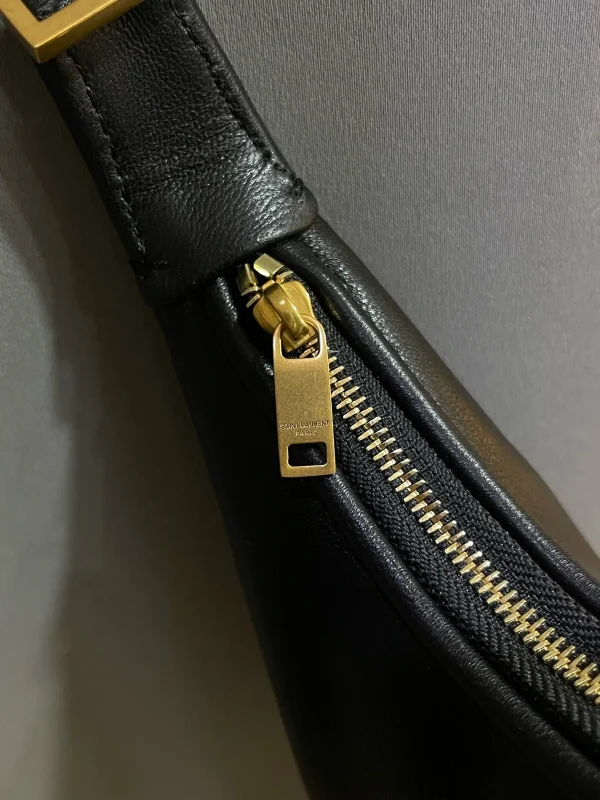 小羊皮CASSANDRE裝飾柔軟手袋：圖片 5