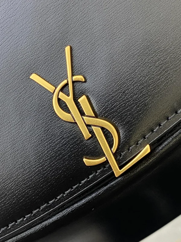 SAINT LAURENT BOX小牛皮CASSANDRE頂柄手袋：圖片 6