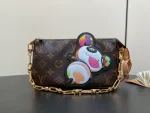 Louis Vuitton x 村上隆聯名複刻款Pochette Accessoires包包：圖片 2