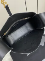 LE 5 À 7 柔軟大型麂皮襯裡托特包：圖片 9