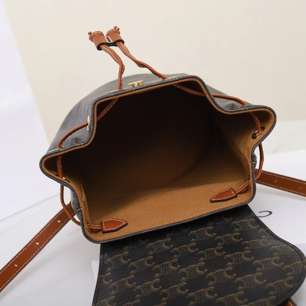 高仿CELINE-賽琳 Saint Laurent TRIOMPHE CANVAS 多功能印花背包-118702：圖片 10