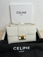高仿CELINE-賽琳 經典TRIOMPHE牛皮斜挎包 - 金色飾面優雅設計-116593：圖片 2