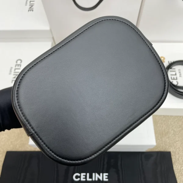 高仿CELINE-賽琳 經典TRIOMPHE磁扣牛皮手提斜挎包-119173：圖片 5