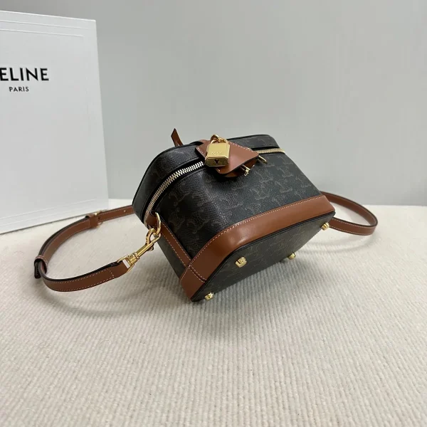 高仿CELINE-賽琳 TRIOMPHE CANVAS 標誌印花手提包-119462：圖片 5