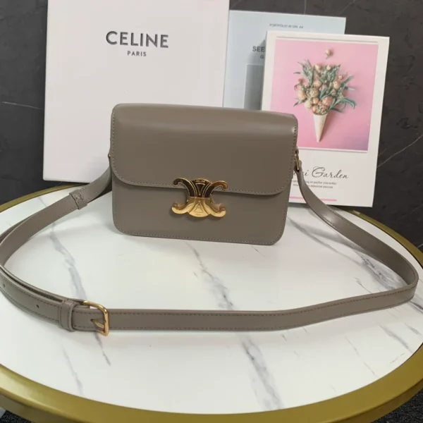 高仿CELINE-賽琳 TRIOMPHE 金屬鎖扣牛皮斜挎包-188423：圖片 2