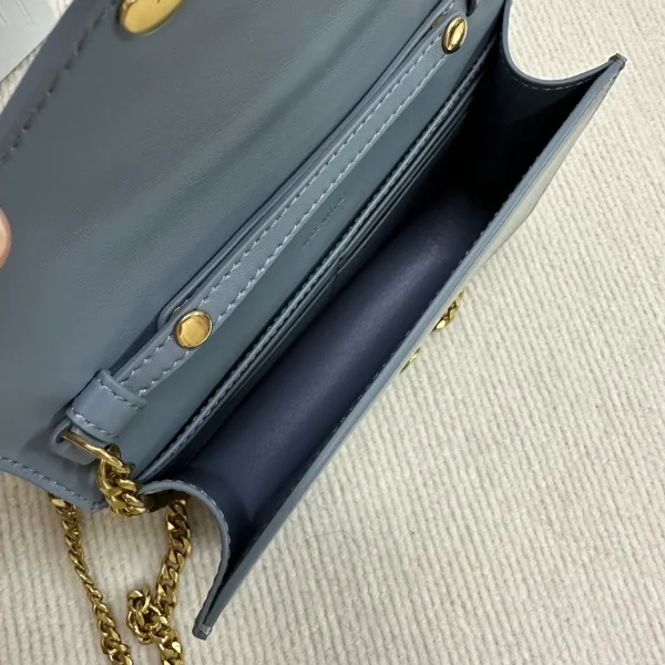 高仿CELINE-賽琳 迷你牛皮TRIOMPHE金屬扣手袋 - 多背法時尚斜挎包-10L033：圖片 10