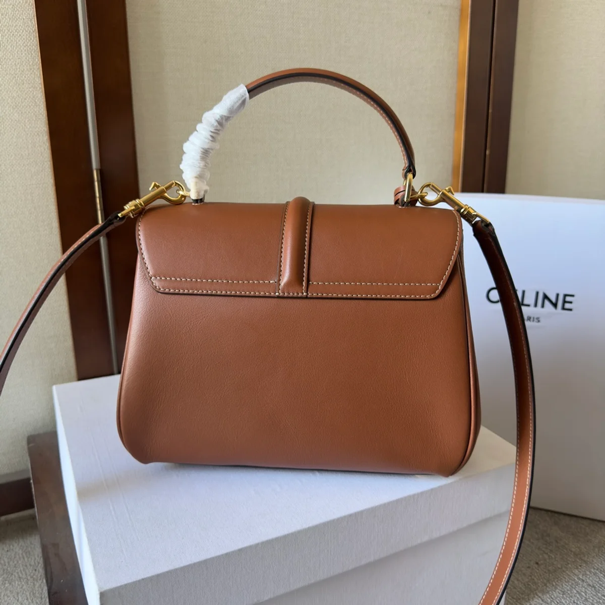 高仿CELINE-賽琳 經典牛皮革多功能手提斜挎包-188003 4 高仿CELINE-賽琳 經典牛皮革多功能手提斜挎包-188003