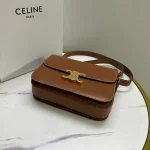高仿CELINE-賽琳 TRIOMPHE 牛皮革斜挎包 - 多功能三格設計-187363：圖片 5
