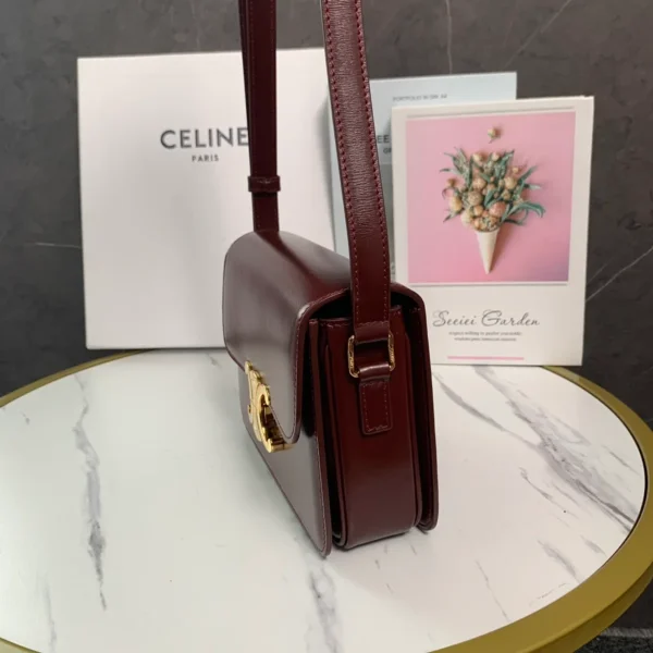 高仿CELINE-賽琳 TRIOMPHE鎖扣牛皮斜挎包 - 多功能時尚肩背包-188423：圖片 4