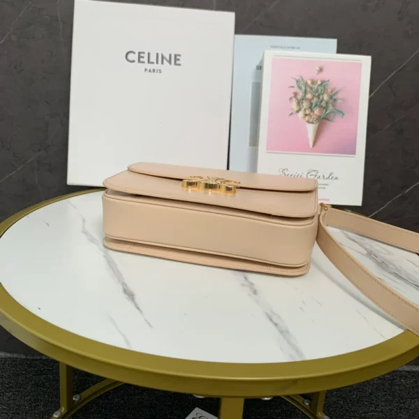 高仿CELINE-賽琳 經典TRIOMPHE牛皮革斜挎包-187363：圖片 5