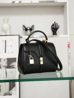 高仿CELINE-賽琳 迷你手袋197983BEY - 牛皮革旋轉鎖扣多功能手袋-197983：圖片 3