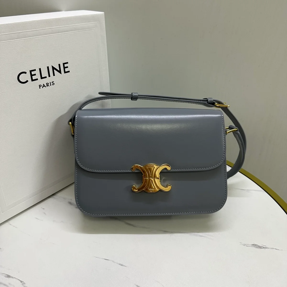 高仿CELINE-賽琳 經典牛皮革斜挎-187363 2 高仿CELINE-賽琳 經典牛皮革斜挎-187363