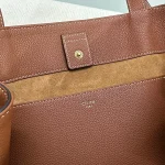 高仿CELINE-賽琳 金色輕奢肩背包 - 時尚百搭收納利器-116853：圖片 9