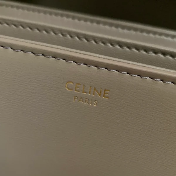 高仿CELINE-賽琳 經典TRIOMPHE鎖扣牛皮斜挎包-187363：圖片 9
