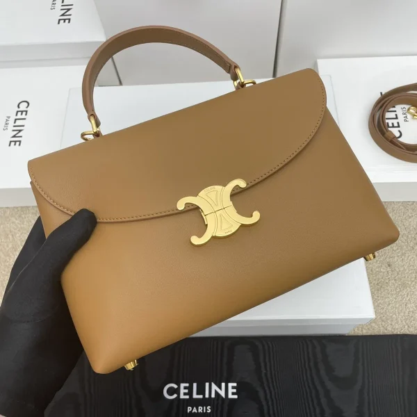 高仿CELINE-賽琳 TRIOMPHE 金色鎖扣牛皮革手提斜挎包-117523：圖片 2