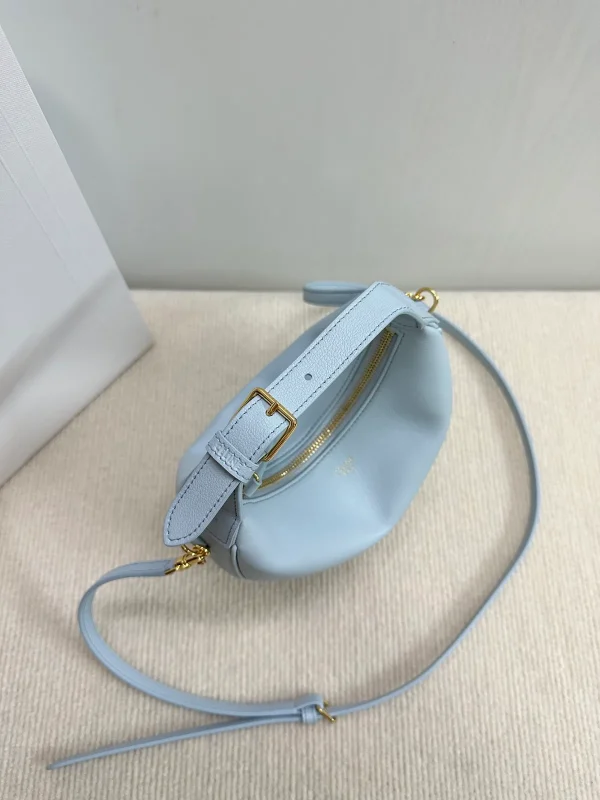 高仿CELINE-賽琳 金色牛皮多功能手提斜挎包 - 大容量智能手機收納-120723：圖片 5