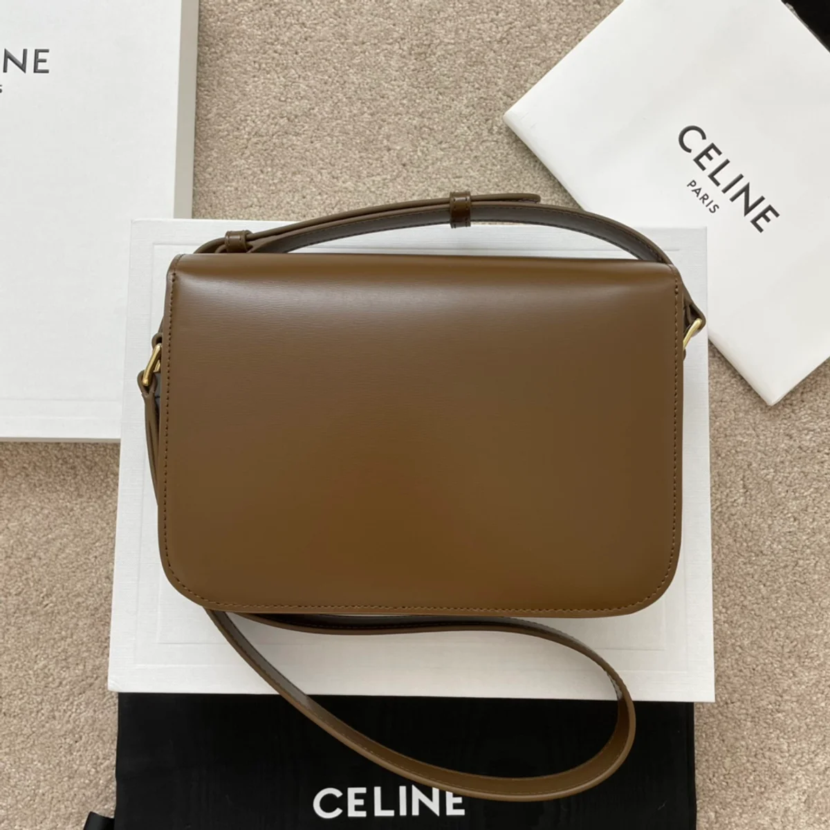 高仿CELINE-賽琳 Triomphe 牛皮革斜挎包 - 優雅多功能設計-188423 3 高仿CELINE-賽琳 Triomphe 牛皮革斜挎包 - 優雅多功能設計-188423