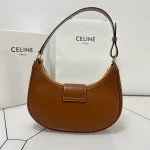 高仿CELINE-賽琳 金色牛皮革TRIOMPHE磁扣手提肩背包-114493：圖片 3