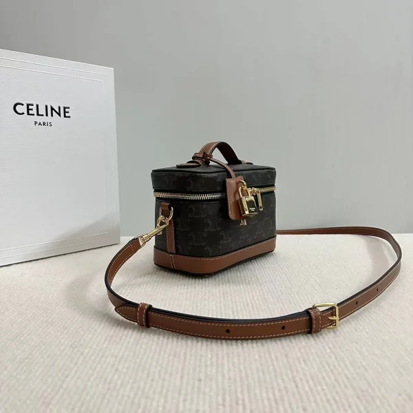 高仿CELINE-賽琳 TRIOMPHE CANVAS 標誌印花手提包-119462：圖片 4