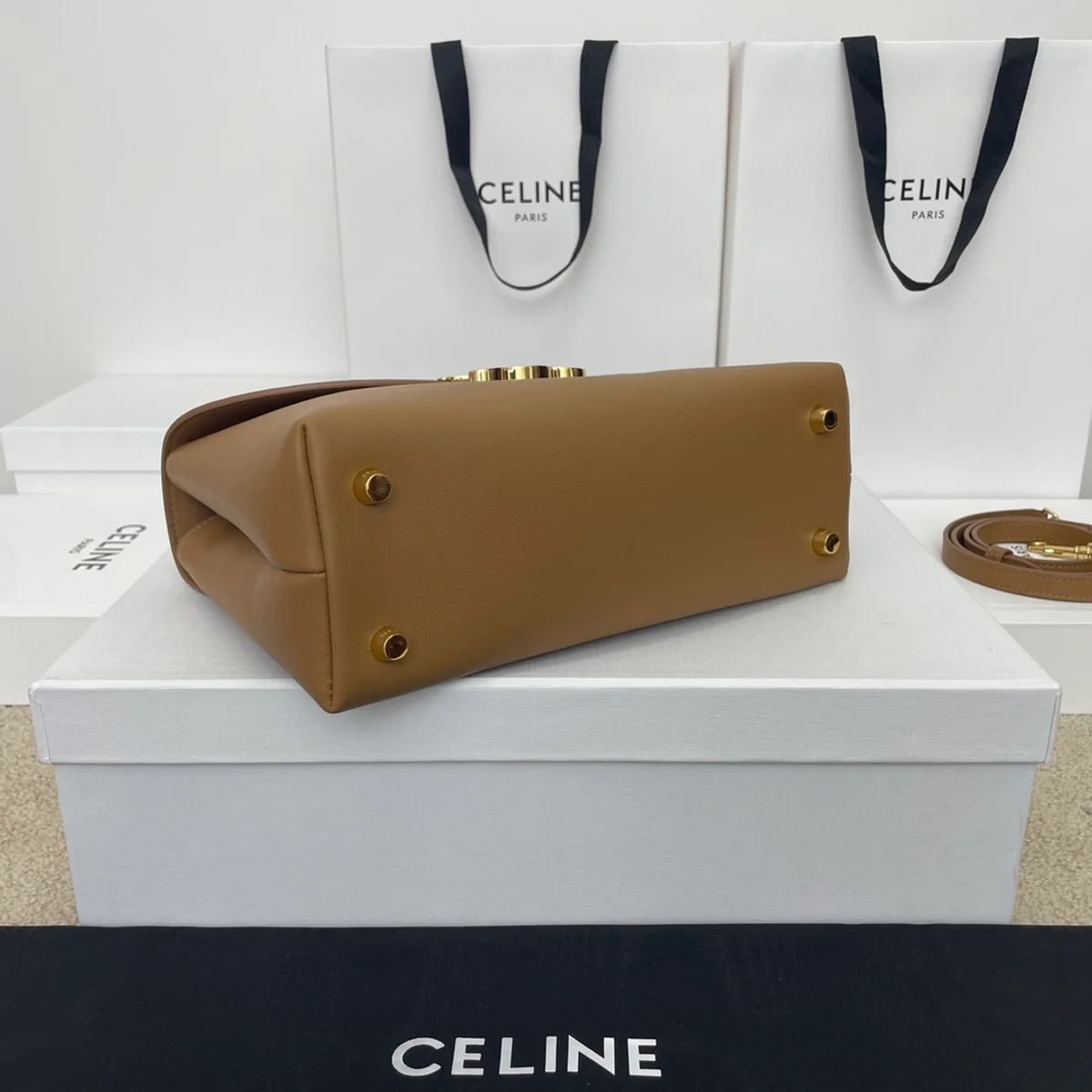 高仿CELINE-賽琳 TRIOMPHE 金色鎖扣牛皮革手提斜挎包-117523 5 高仿CELINE-賽琳 TRIOMPHE 金色鎖扣牛皮革手提斜挎包-117523