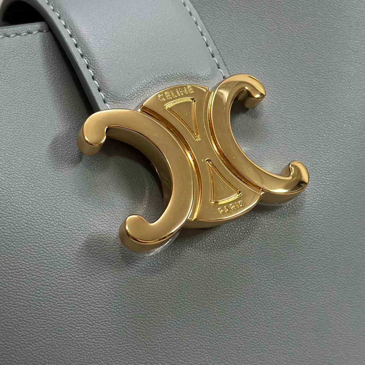 高仿CELINE-賽琳 經典TRIOMPHE磁扣迷你手袋 - 多功能便攜設計-10N473 7 高仿CELINE-賽琳 經典TRIOMPHE磁扣迷你手袋 - 多功能便攜設計-10N473