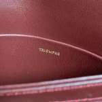 高仿CELINE-賽琳 TRIOMPHE鎖扣牛皮斜挎包 - 多功能時尚肩背包-188423：圖片 9