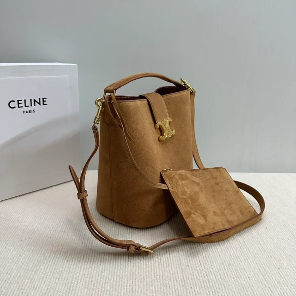 高仿CELINE-賽琳 經典TRIOMPHE磁扣牛皮絨面革多功能手提包-116613：圖片 3