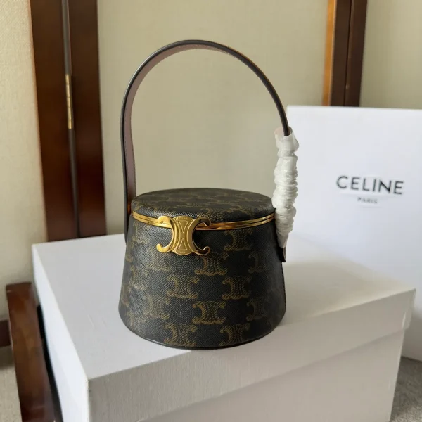 高仿CELINE-賽琳 經典TRIOMPHE鎖扣羊皮手提包-111353：圖片 2