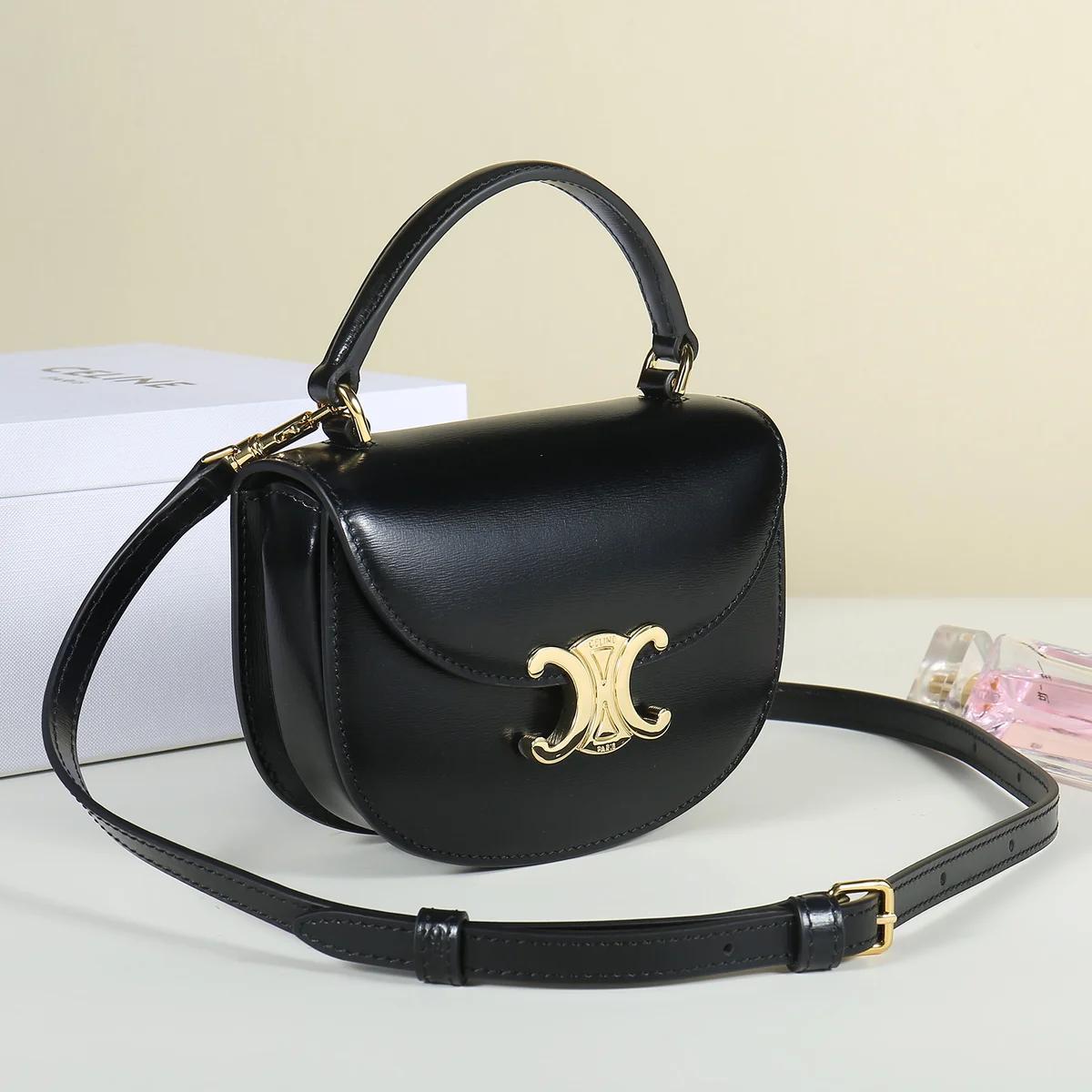 高仿CELINE-賽琳 經典TRIOMPHE迷你手袋 - 時尚斜挎肩背兩用設計-10L063 3 高仿CELINE-賽琳 經典TRIOMPHE迷你手袋 - 時尚斜挎肩背兩用設計-10L063
