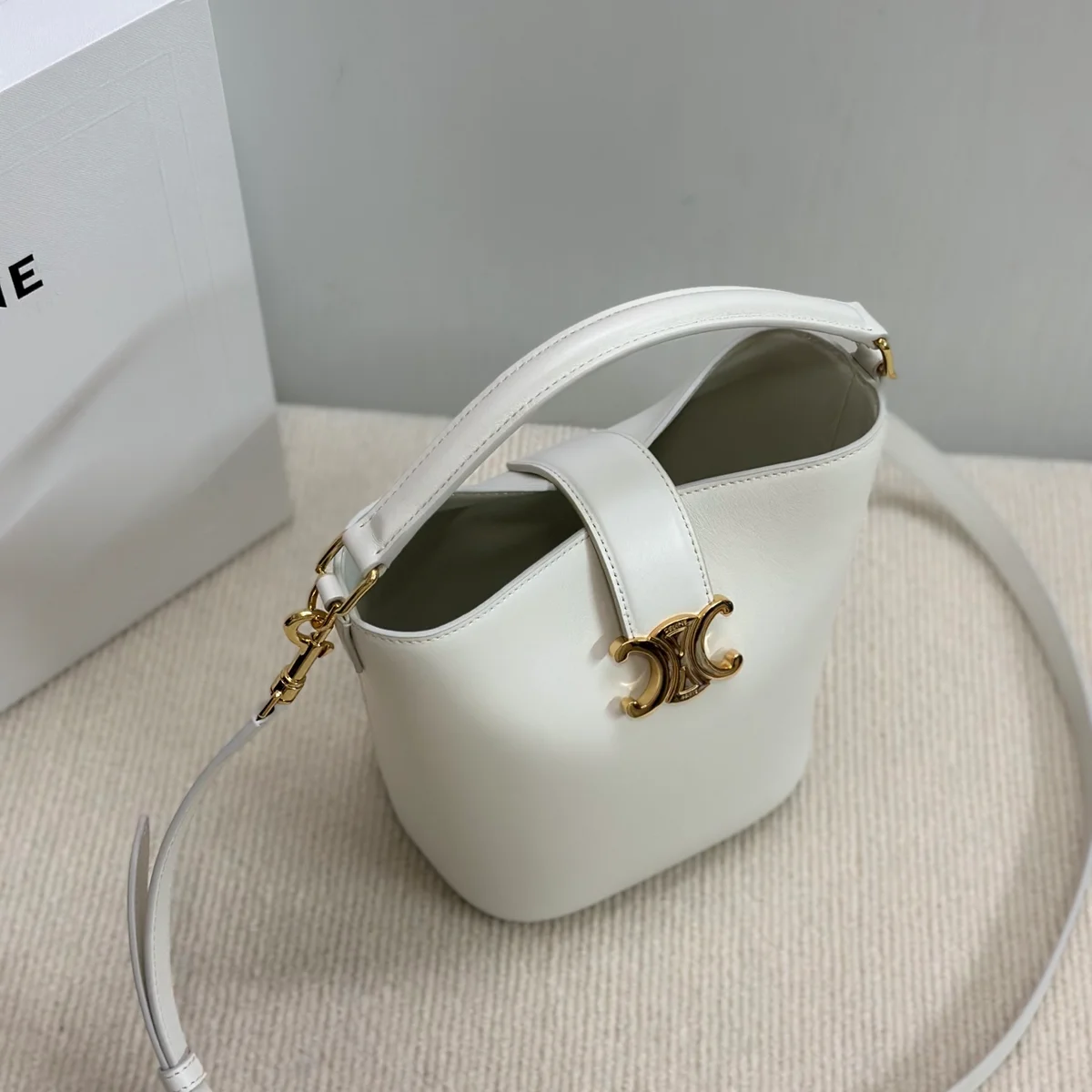 高仿CELINE-賽琳 經典TRIOMPHE磁扣牛皮手提斜挎包-119173 6 高仿CELINE-賽琳 經典TRIOMPHE磁扣牛皮手提斜挎包-119173