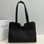 高仿CELINE-賽琳 CLOCHE CLÉS 牛皮革肩背包 - 金色飾面優雅設計-112583：圖片 3