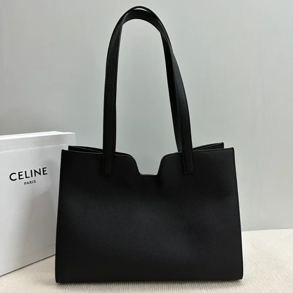 高仿CELINE-賽琳 CLOCHE CLÉS 牛皮革肩背包 - 金色飾面優雅設計-112583：圖片 3