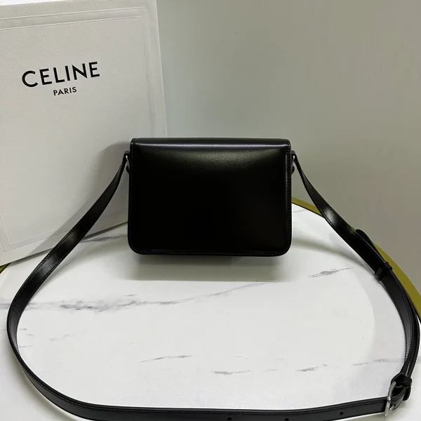 高仿CELINE-賽琳 TRIOMPHE 牛皮革斜挎包 - 銀色鎖扣設計-188423：圖片 3