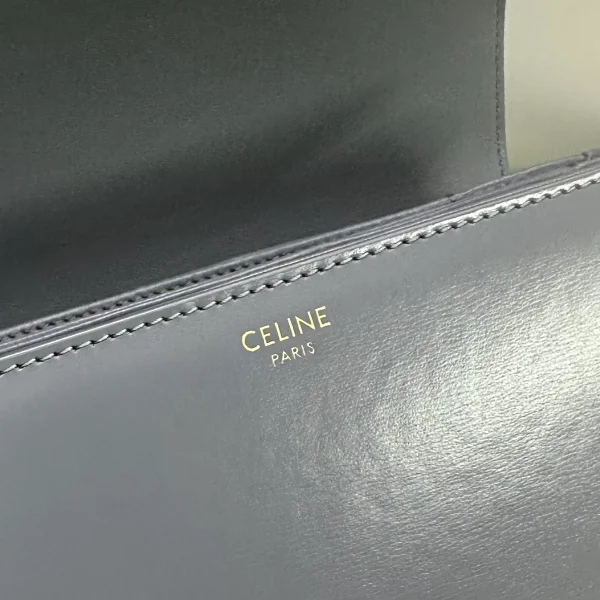 高仿CELINE-賽琳 經典牛皮革斜挎-187363：圖片 10