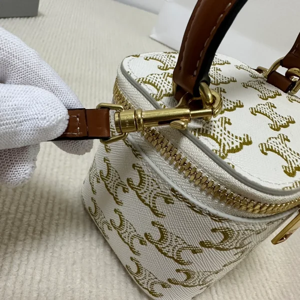 高仿CELINE-賽琳 迷你TRIOMPHE CANVAS印花手袋 - 時尚便攜多功能小包-10J762：圖片 8